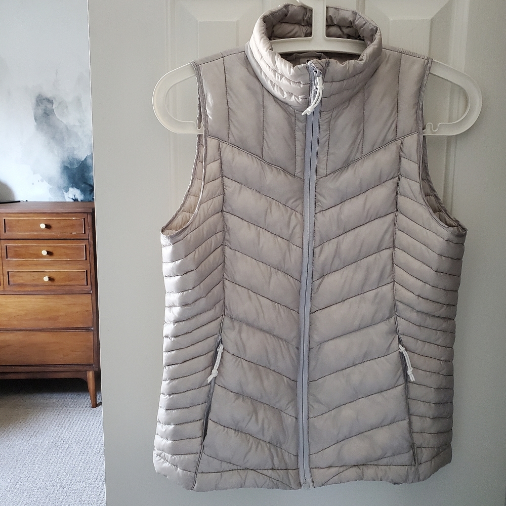 .. Oiselle Quill Vest with Pertex Quantum, Ghost (S)